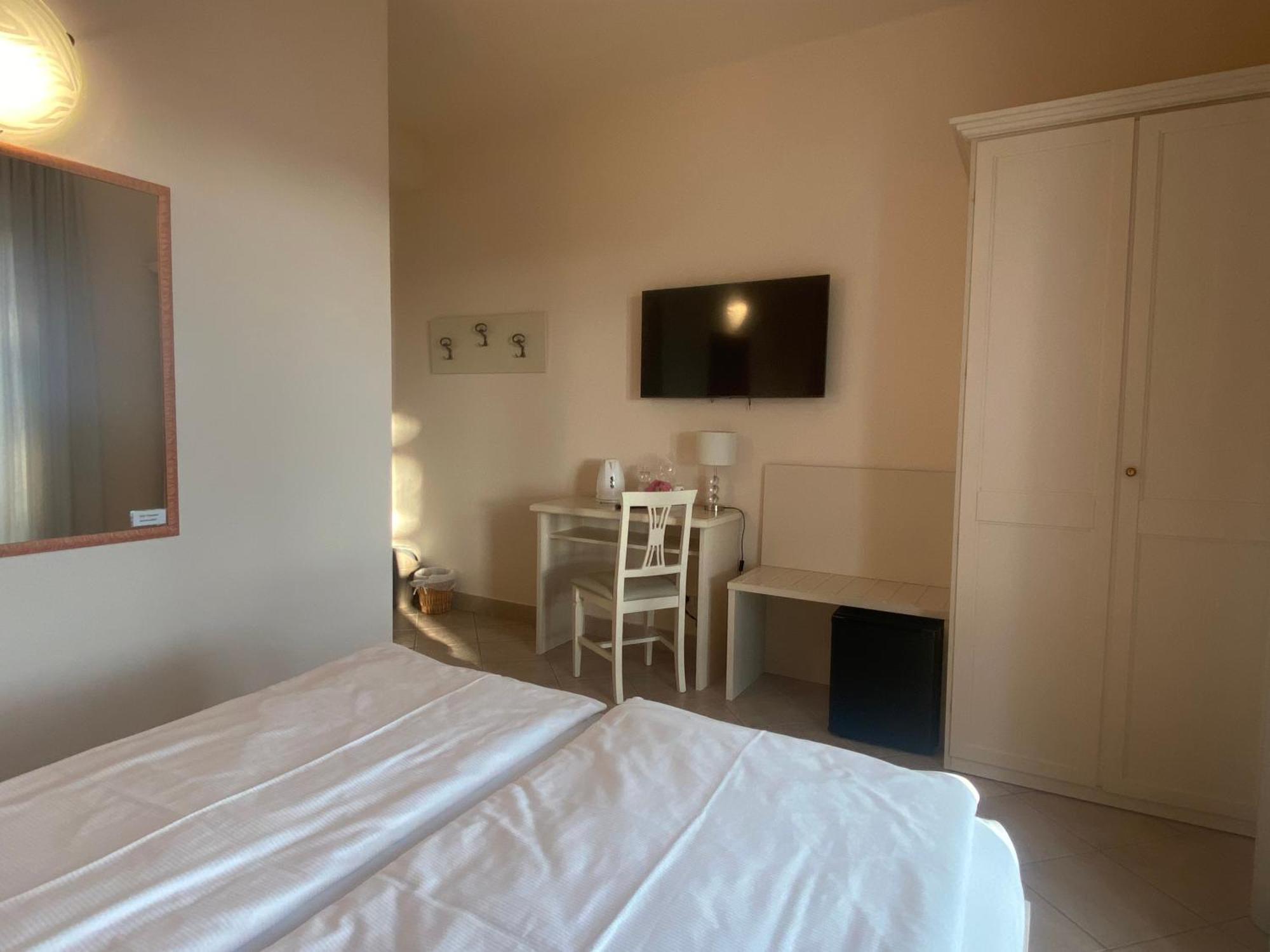 Betty'S House Bed & Breakfast Лацизе Екстериор снимка